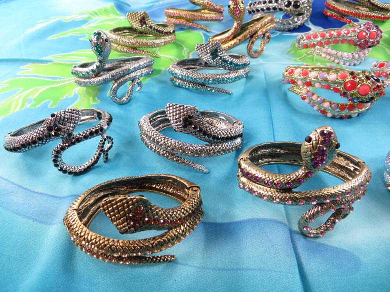 rhinestone-snake-bangle-1f