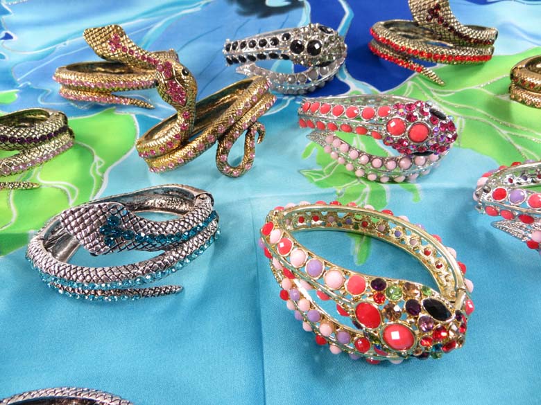 rhinestone-snake-bangle-1g