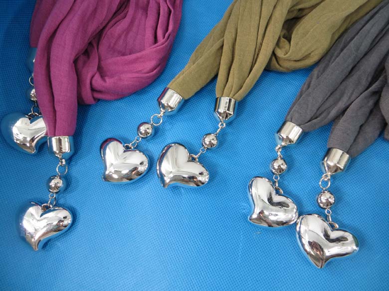 double-pendants-necklace-scarf-83f