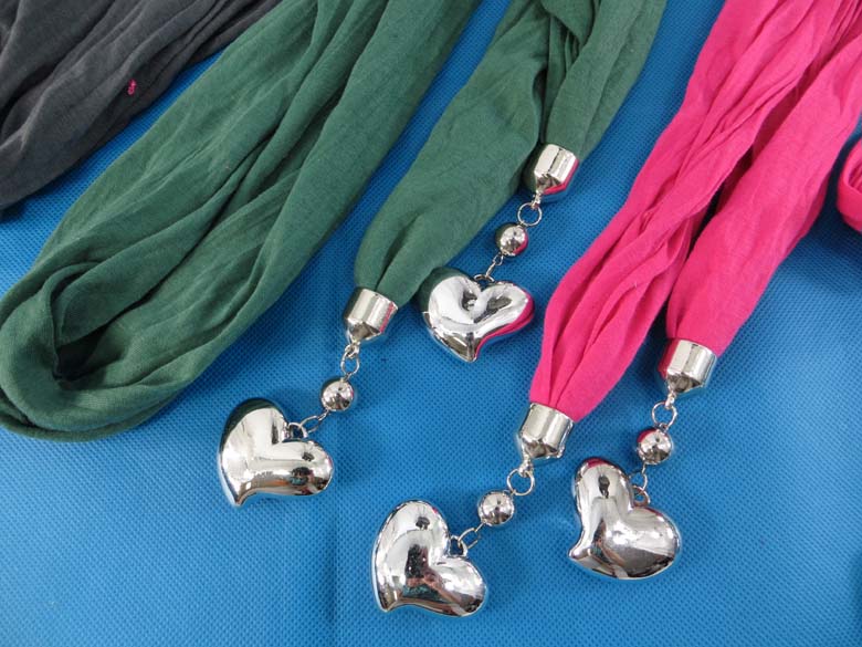double-pendants-necklace-scarf-83g