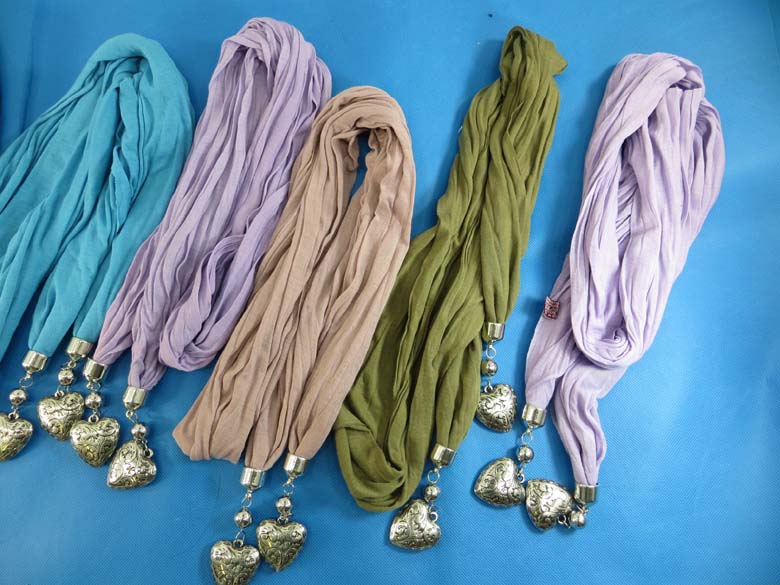 double-pendants-necklace-scarf-84d