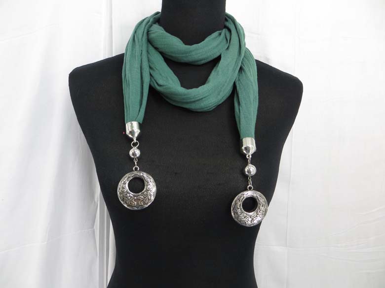 double-pendants-necklace-scarf-85a