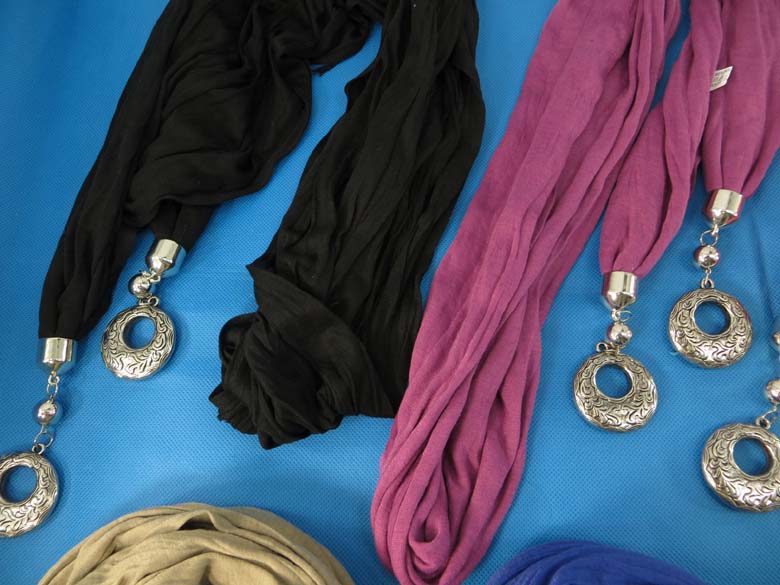 double-pendants-necklace-scarf-85e
