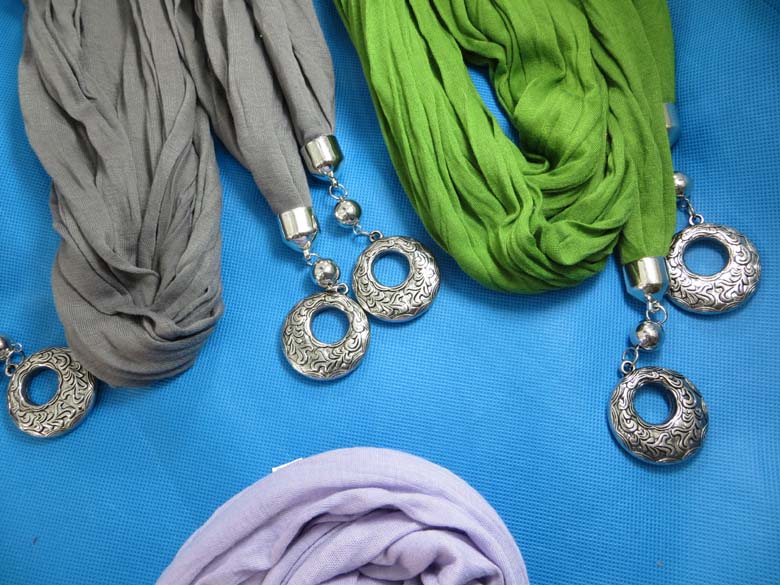 double-pendants-necklace-scarf-85g