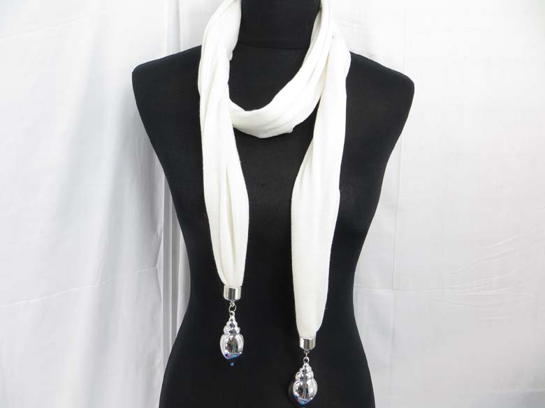 double-pendants-necklace-scarf-86a
