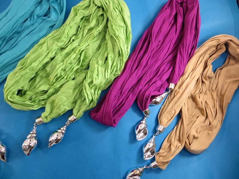 double-pendants-necklace-scarf-86c