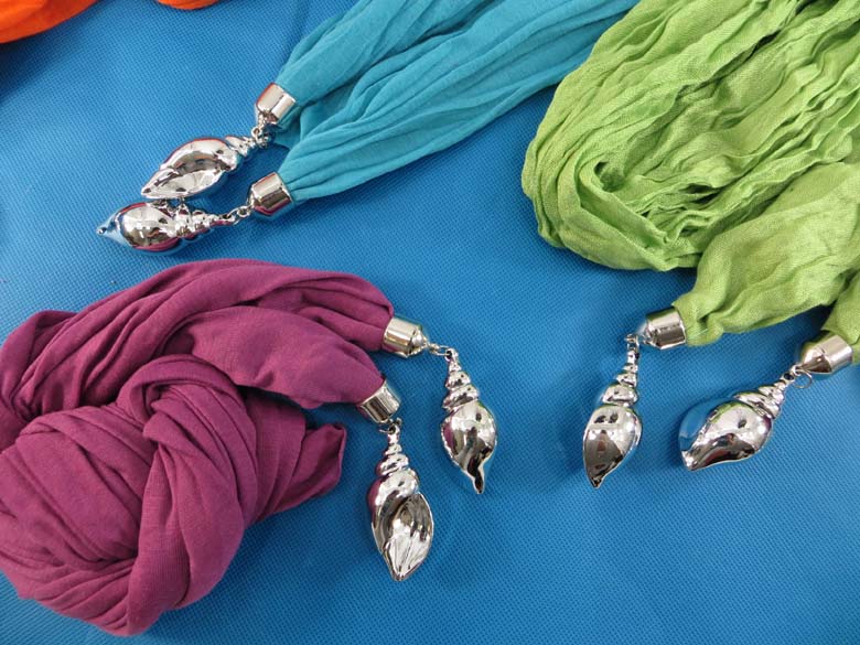 double-pendants-necklace-scarf-86d