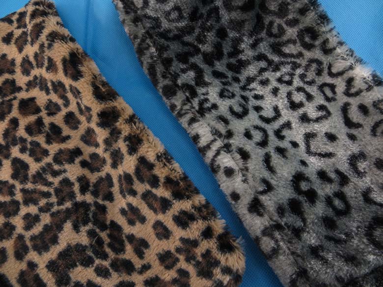 fuzzy-circle-neckwarmer-scarf-126c