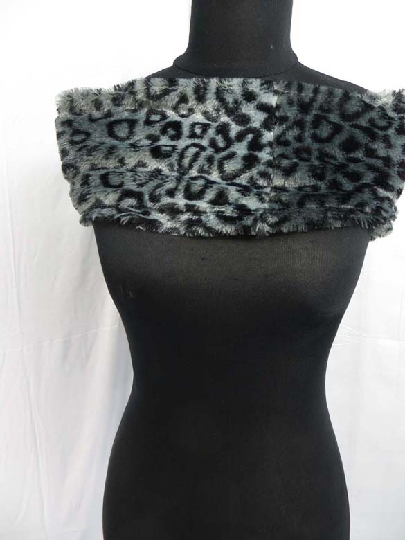 fuzzy-circle-neckwarmer-scarf-126g
