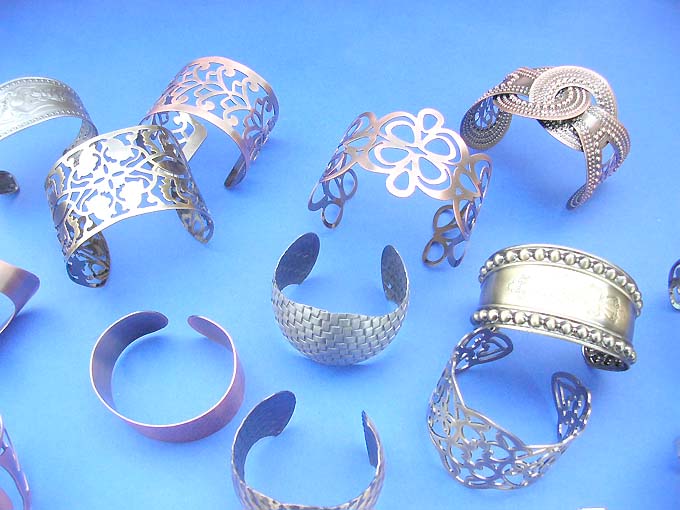 antique-style-bangle-bracelets-100c