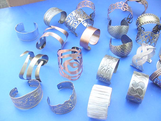 antique-style-bangle-bracelets-100d