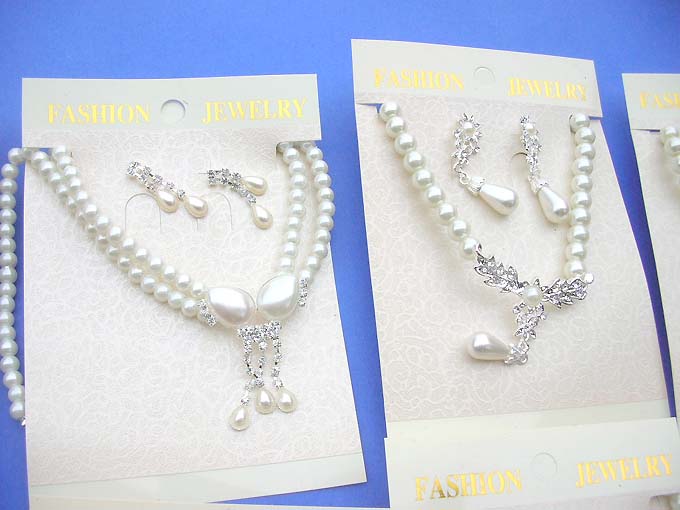 faux-pearl-jewelryset-2d-necklace-earring