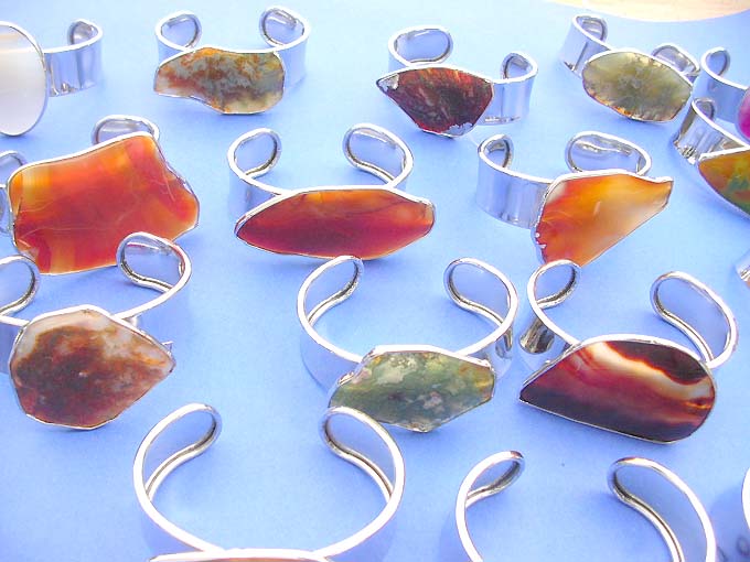 gemstone-cuff-100f