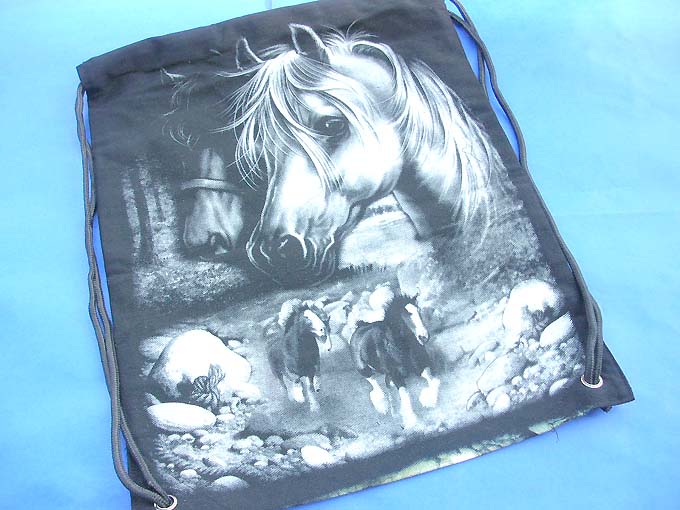 horse-cotton-cinch-bag-1-back