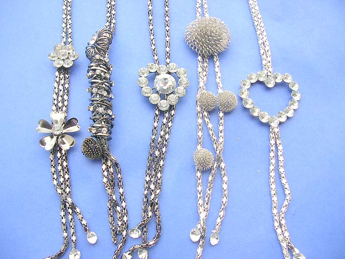 necklaces-long-chains-3c-black-silver-mix
