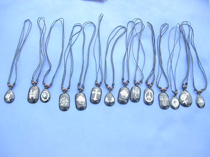 resin-pendant-necklace-101a