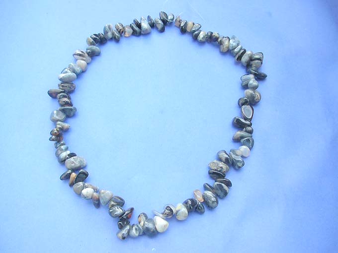 stone-bead-on-string-01