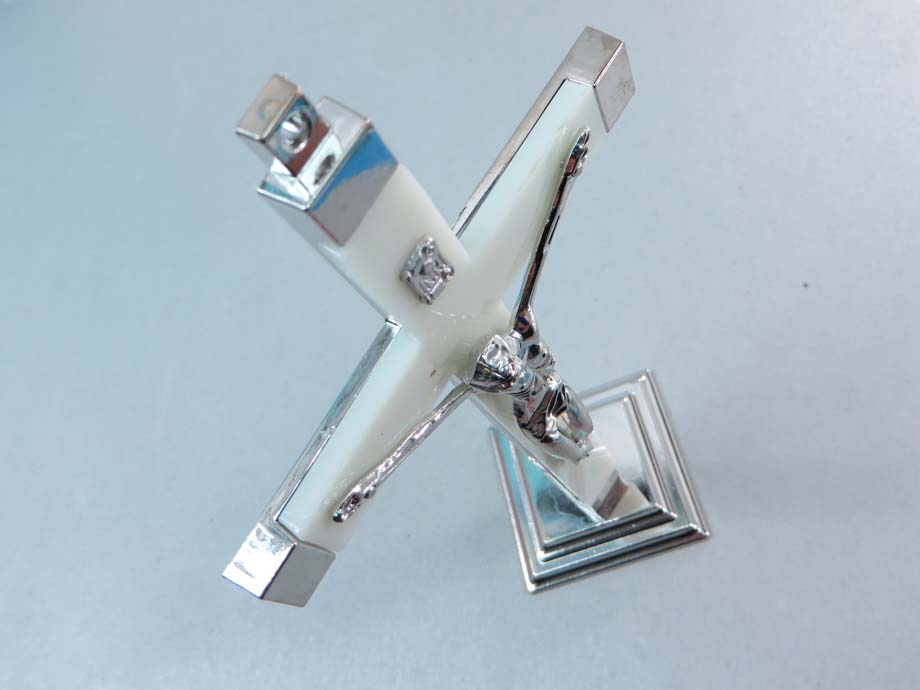 crucifix-1a
