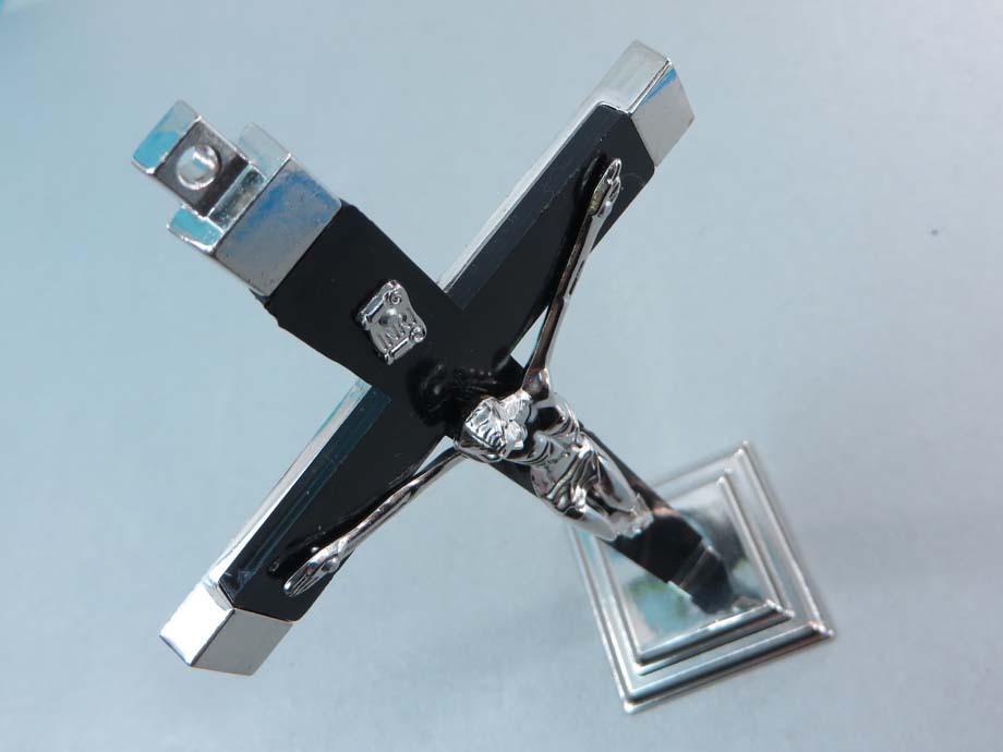 crucifix-2a