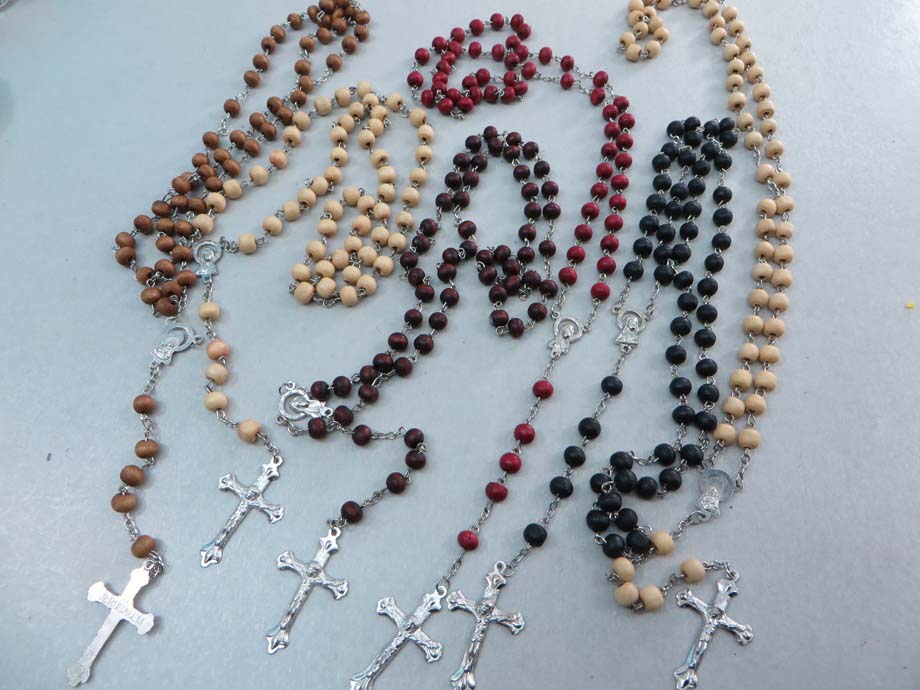 rosarynecklace1g