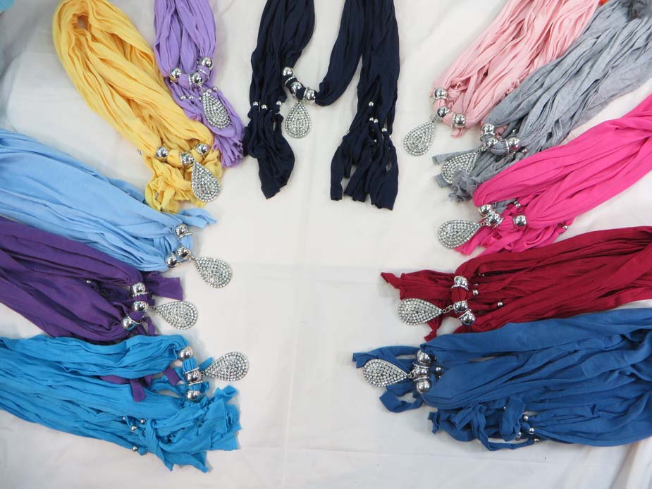 jewelryscarf08m001