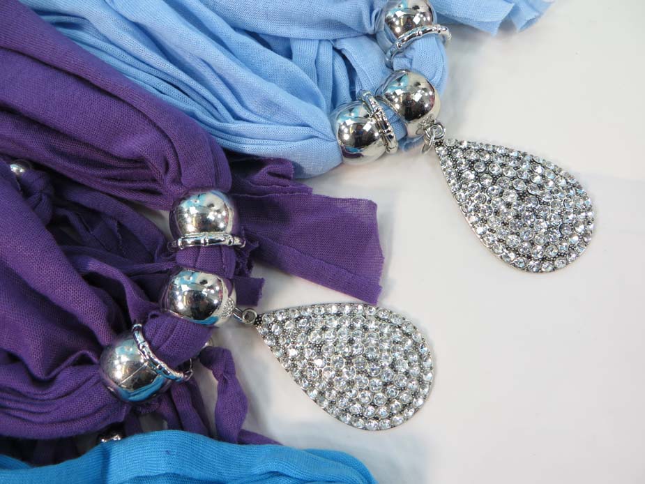 jewelryscarf08m002
