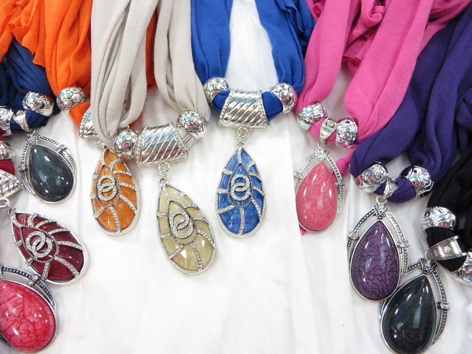 jewelryscarf16-17