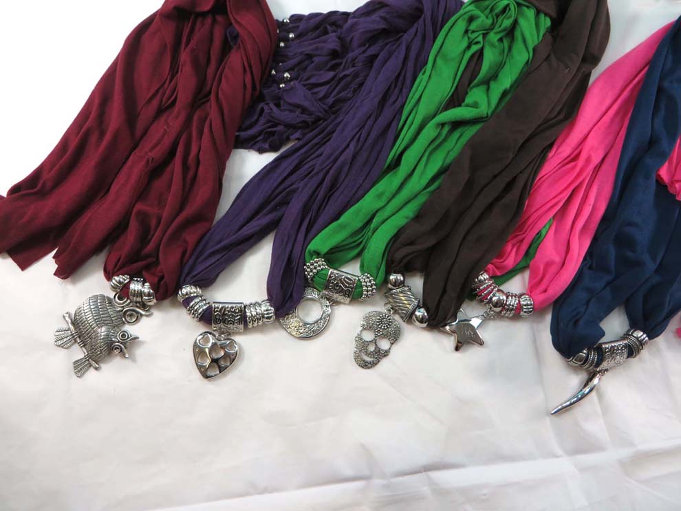 pendantscarf22xb