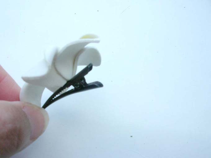 foam-plumeria-flowers-hair-clip-03b