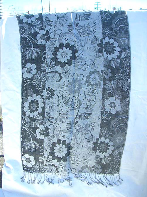 gold-thread-pashmina-wool-602l-floral-paisley