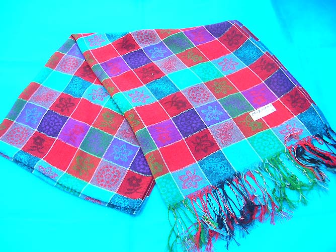 spring-fashion-small-grids-shawl-630e