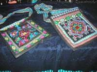 embroidery-purse-10
