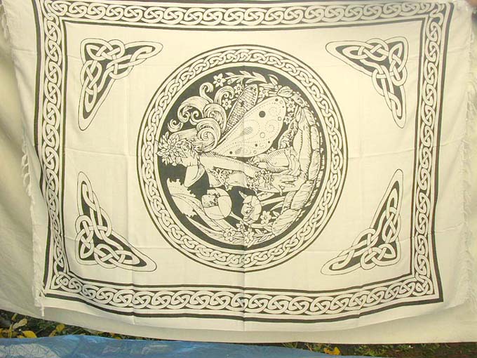r4-celtic-wiccan-pagan-sarong-02alter-cloth