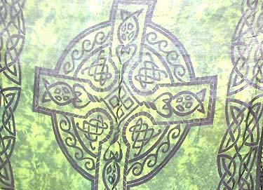 green-celtic-cross-sarong