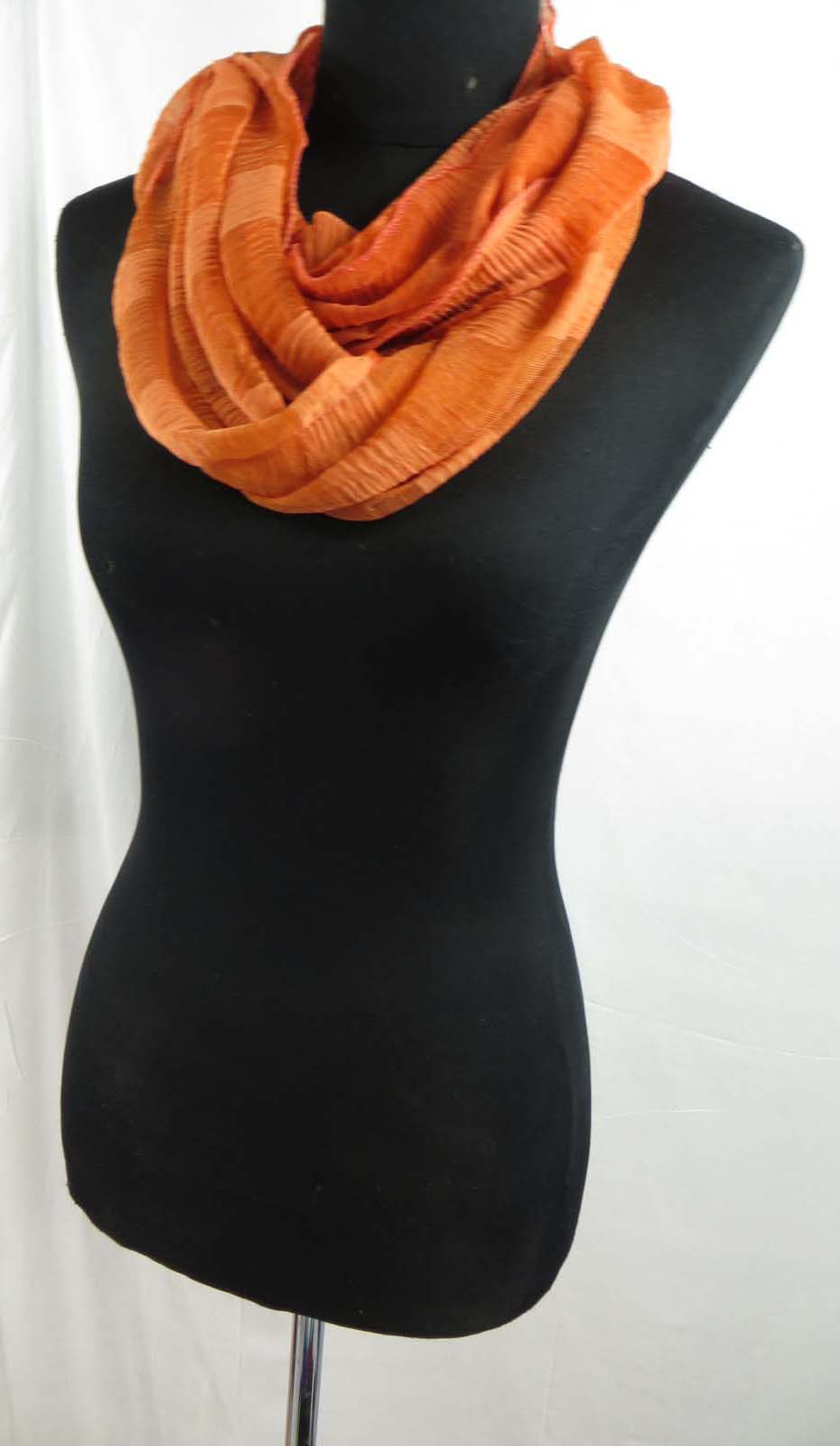 infinity-scarf-u2-75k