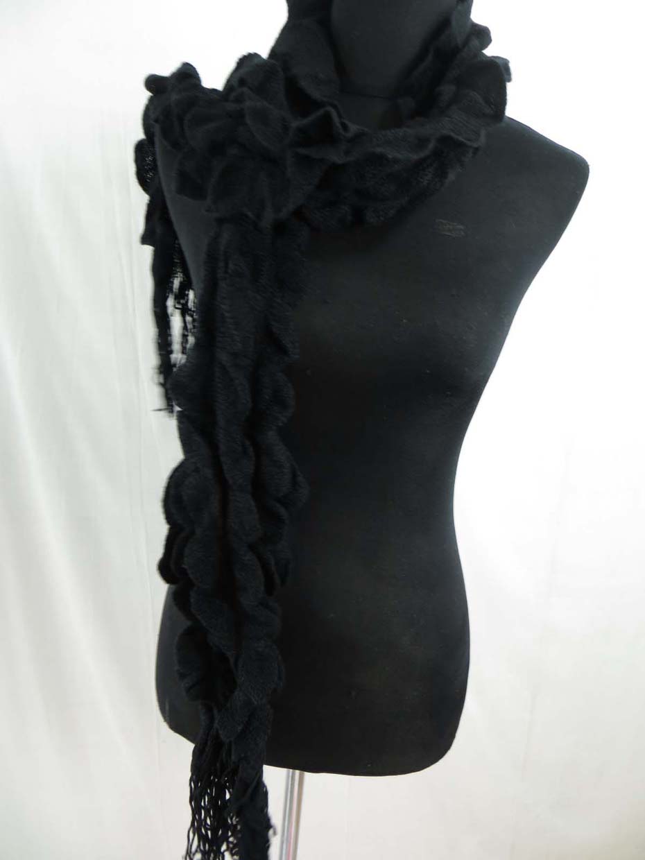 ruffle-scarves-u6-123s