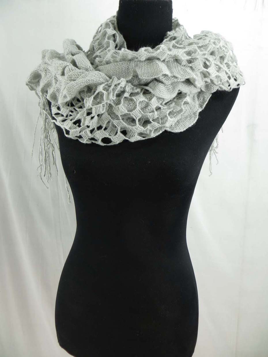 ruffle-scarves-u6-124h