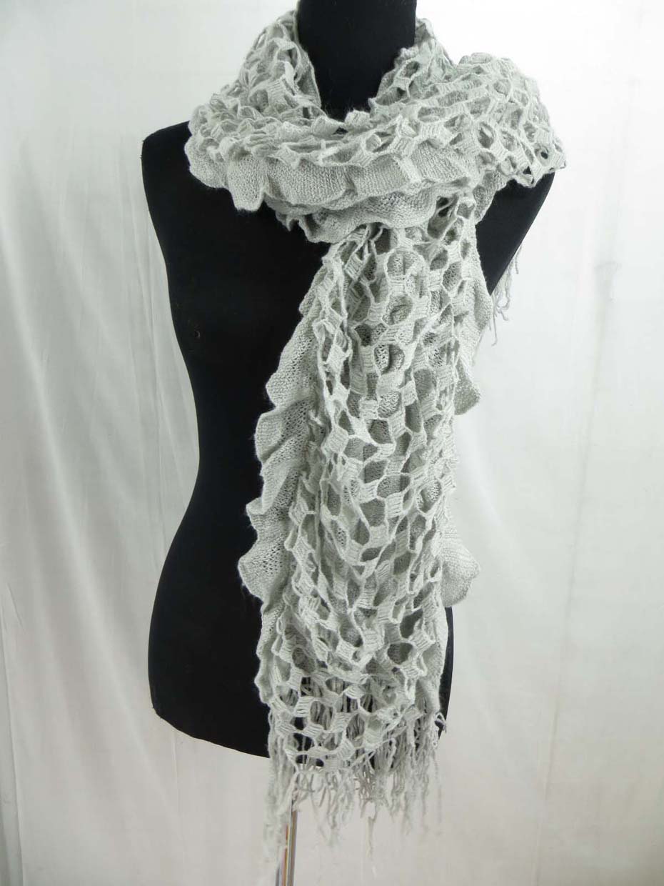 ruffle-scarves-u6-124i