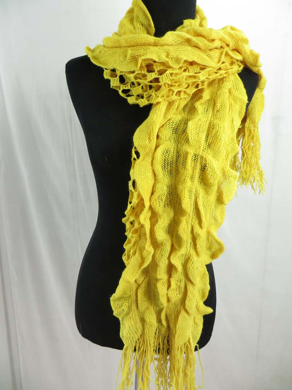 ruffle-scarves-u6-124q