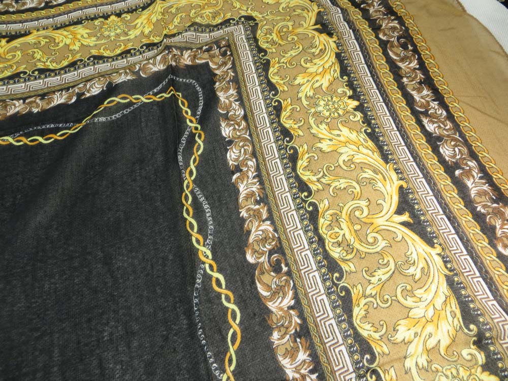 square-scarf-02zo