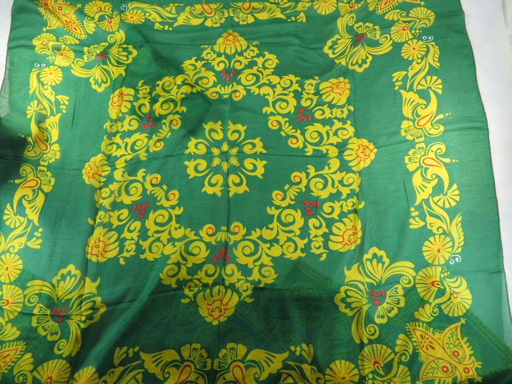 square-scarf-05zf