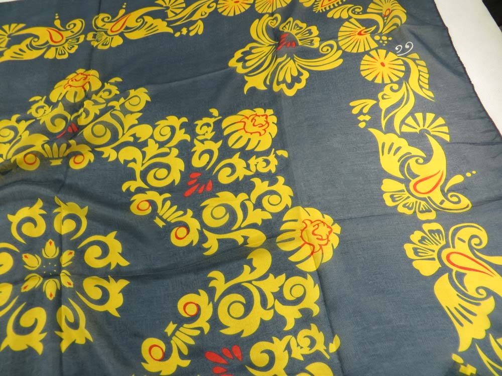 square-scarf-05zj