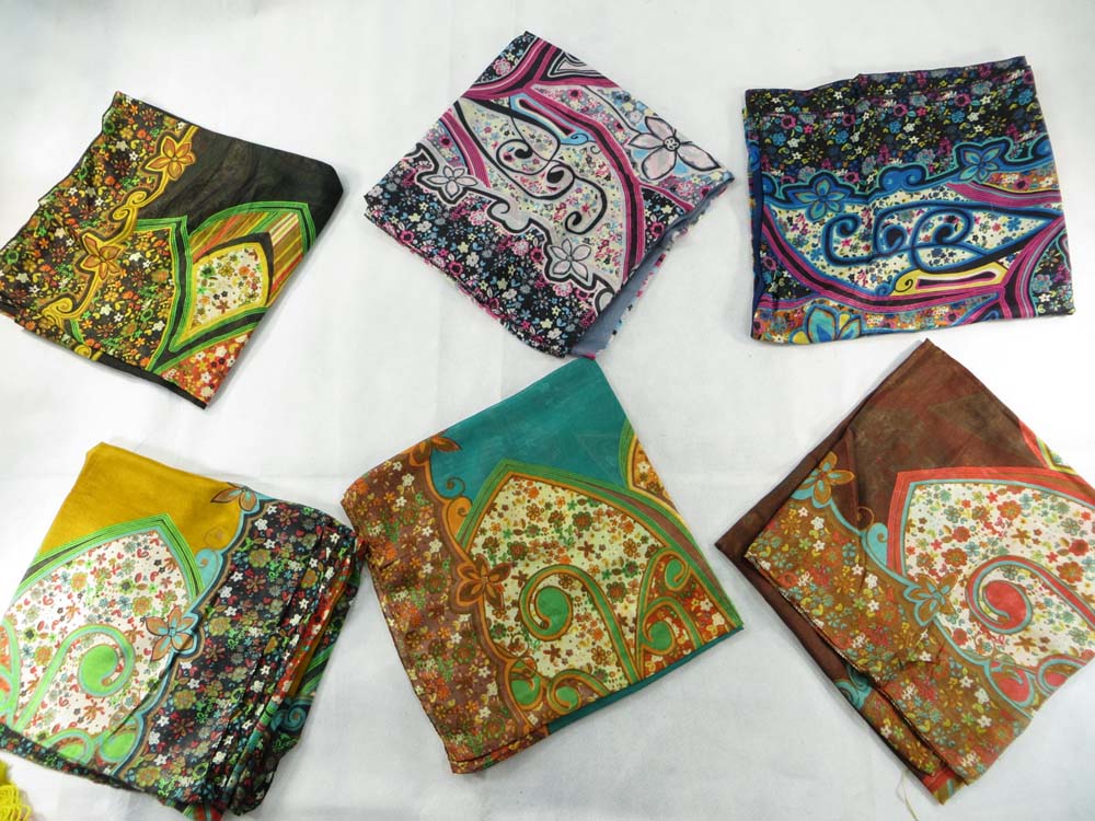 square-scarf-08a