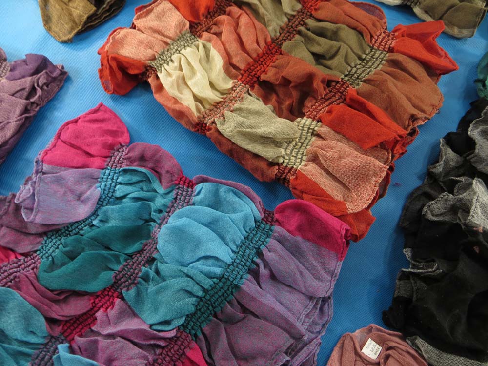 trendy-scarf-di1-51d