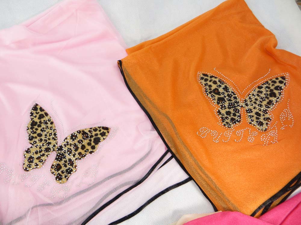 trendy-scarf-u5-135e