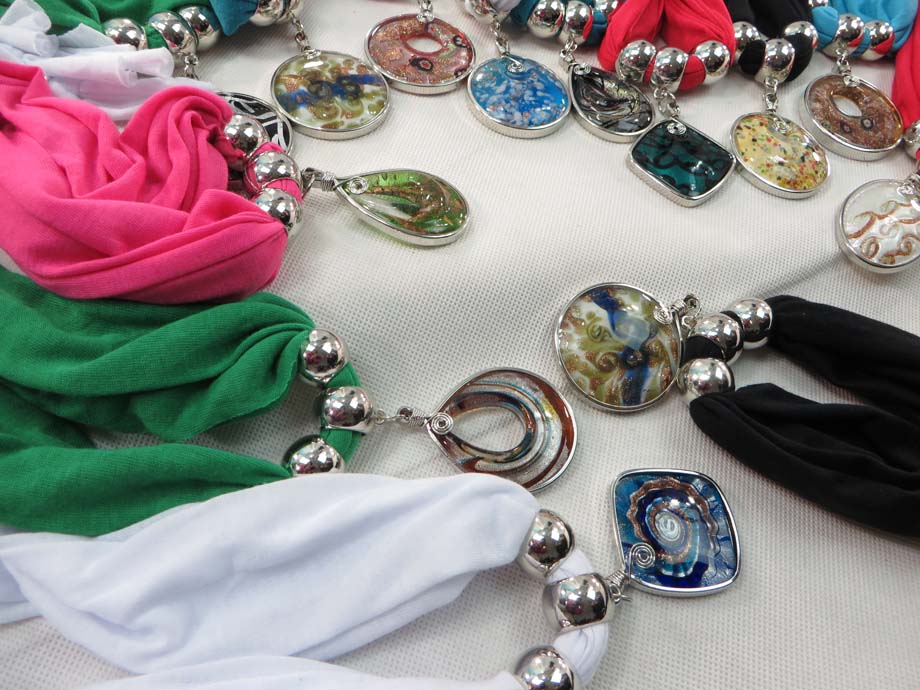 pendantscarf01mixs