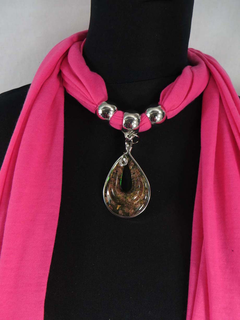 pendantscarf01pinkzab