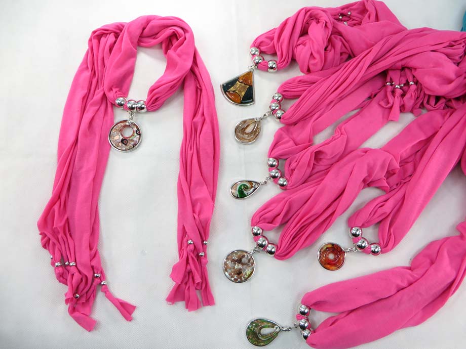 pendantscarf01pinkzf
