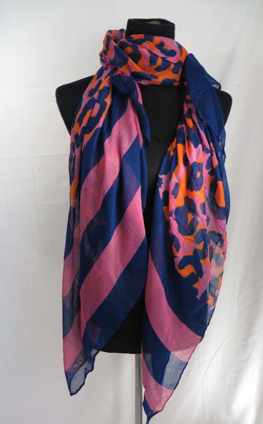 scarfsarong33mr4x