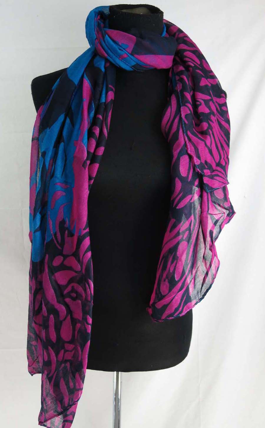 scarfsarong47mr1v